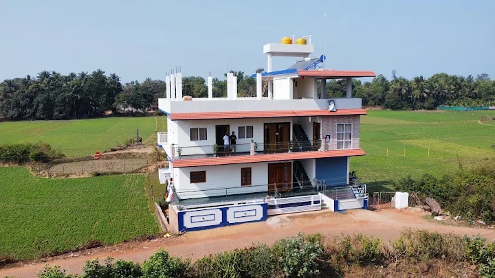 Shri Arya Home Stay website preview